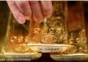 Gold under pressure despite downbeat economic data