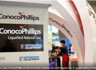 ConocoPhillips to lay off 300 in pull-back from Canada oil sands